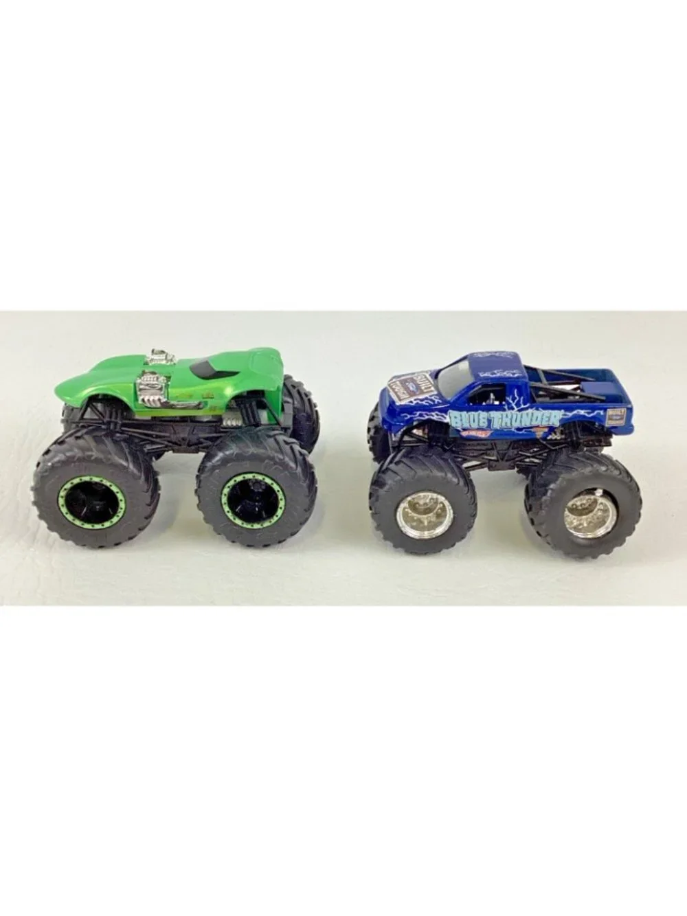 Hot Wheels Monster Jam Trucks Blue Thunder Green Twin Mill Diecast Toy Vehicles
